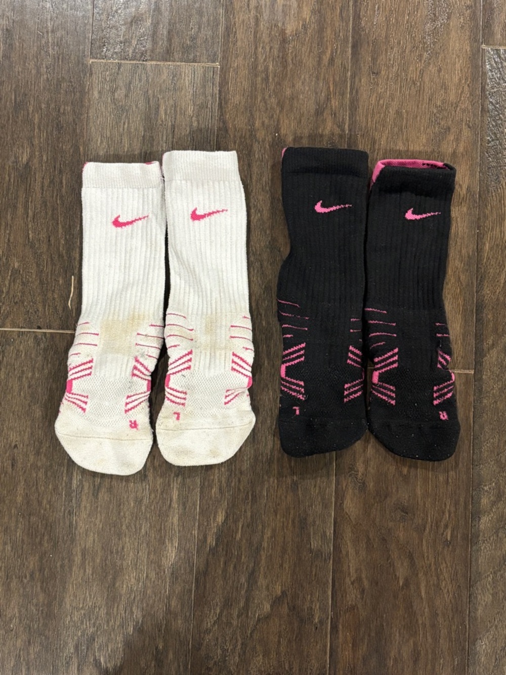 Nike Yourh Crew Athletic Socks in White and Black with Pink Accents 3Y-5Y